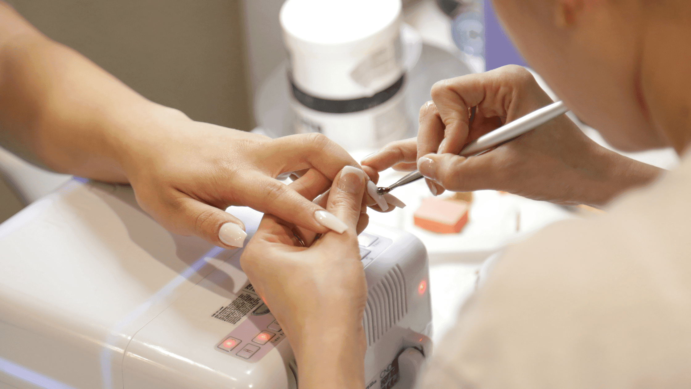 Gel nail allergic reaction